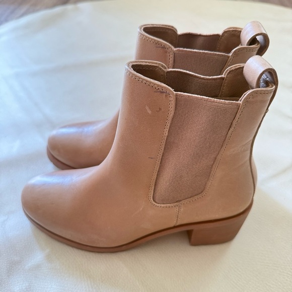 Nisolo Ana Go-To Heeled Chelsea Boot - Picture 12 of 14